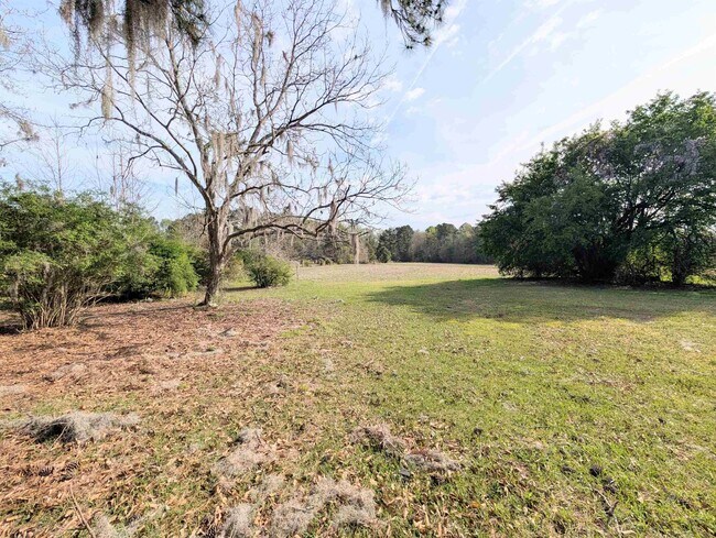 Building Photo - 6003 Sunrise Dr