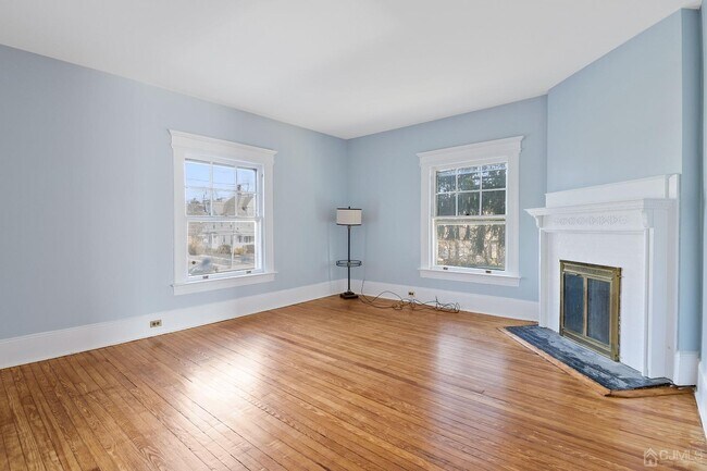 Building Photo - 6 E Union Ave