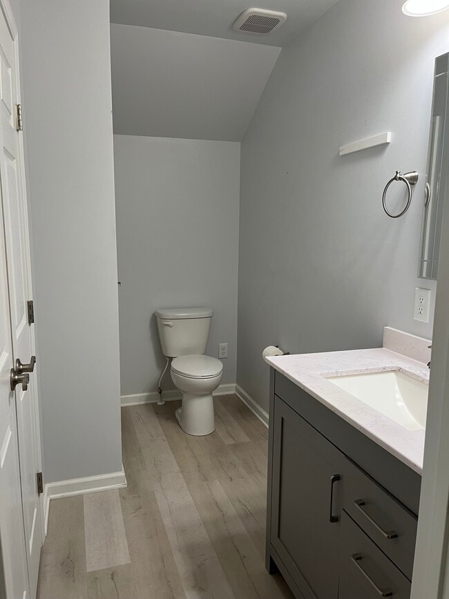 Half Bath - 2nd Fl - 8008 Appaloosa Ln
