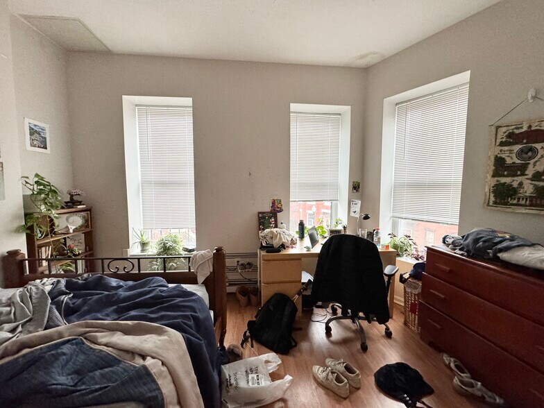 Building Photo - 96 Hammond St