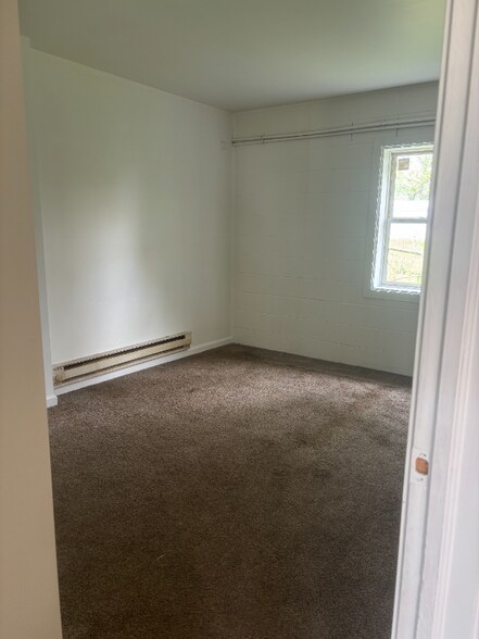 Building Photo - 626 Randys Way