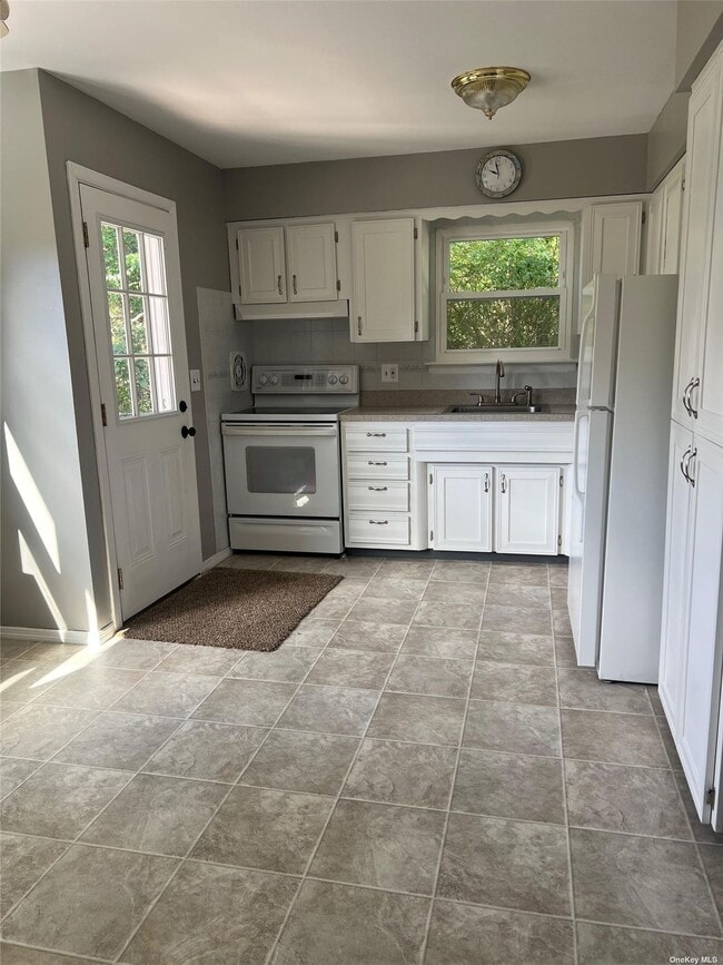 Building Photo - 434 Clarice Blvd