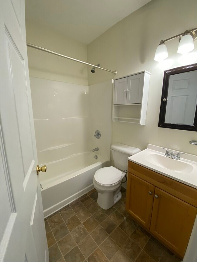 Building Photo - 162 West Park Ave.