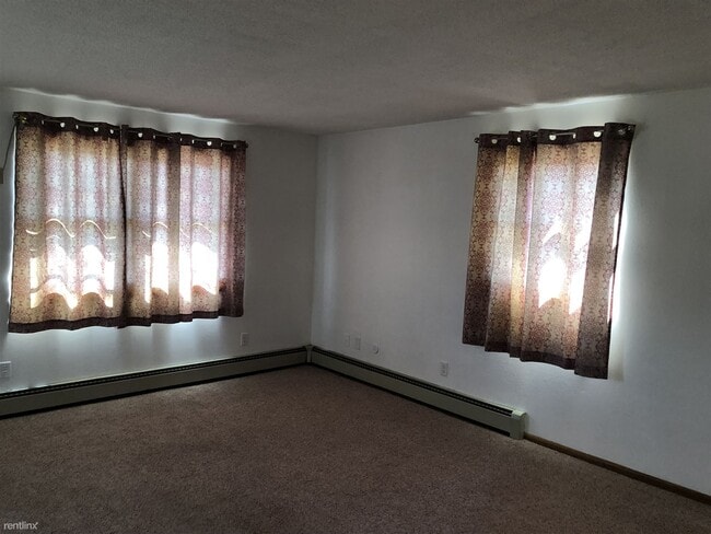 Building Photo - 2 br, 1 bath 4plex - 104 Philadelphia Stre...