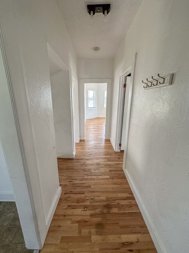 Building Photo - Charming 2-Bed, 1-Bath Duplex Near MSU and Downtown