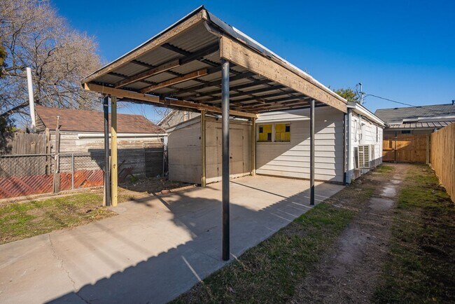 Building Photo - 2103 N Marrs St