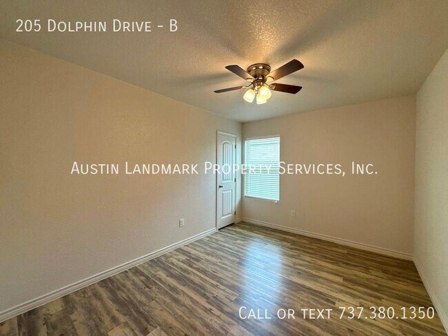 Building Photo - 205 Dolphin Dr