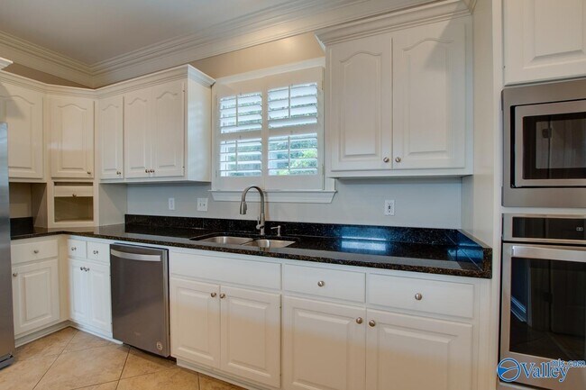 Building Photo - 3017 Brunswick Cir SE