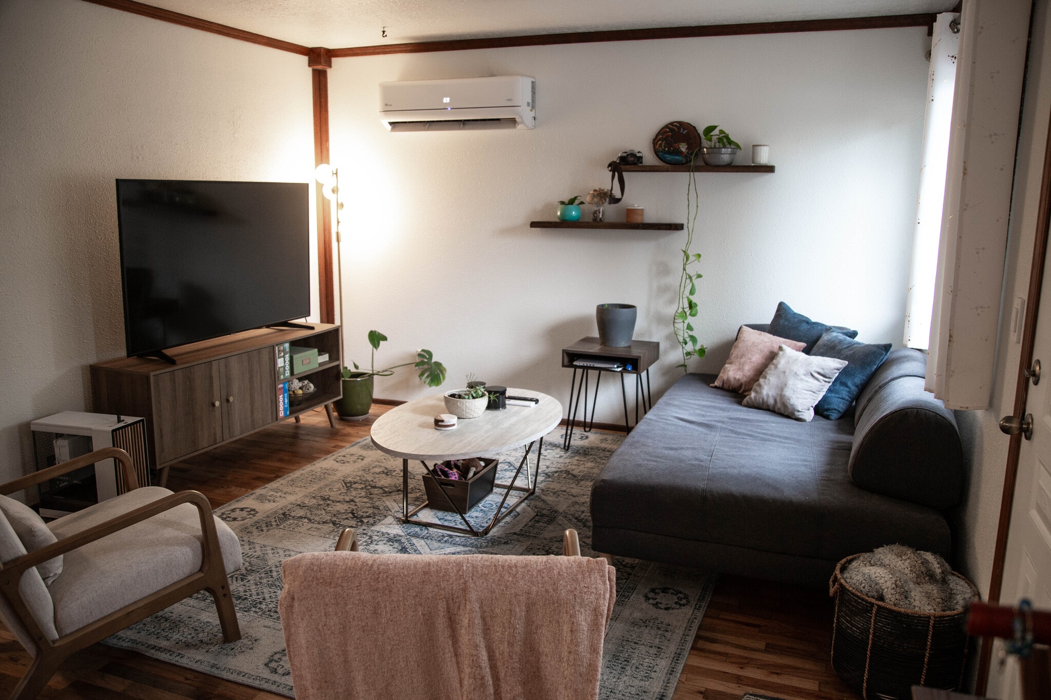 Building Photo - 6647 N Astor St