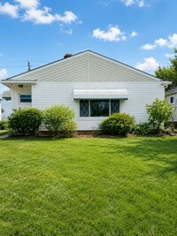 Building Photo - 3415 Center Dr