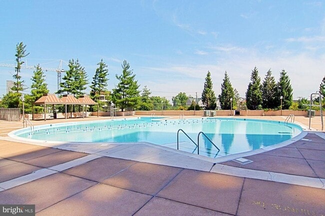 Building Photo - 3705 S George Mason Dr