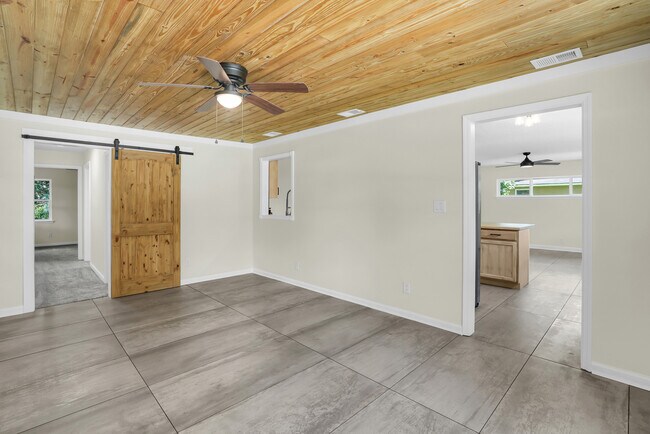 Building Photo - 28 Gerald Dr