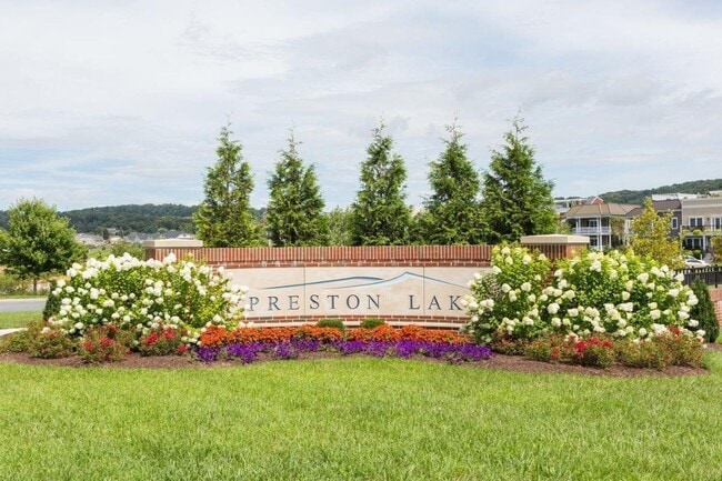 Building Photo - Luxury Home in Preston Lake