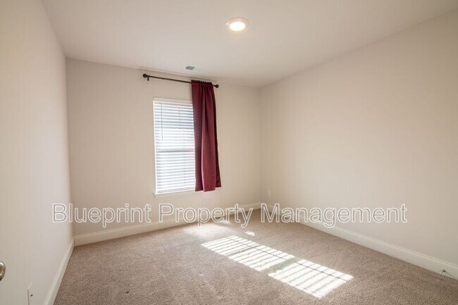 Building Photo - 281 Union Dr