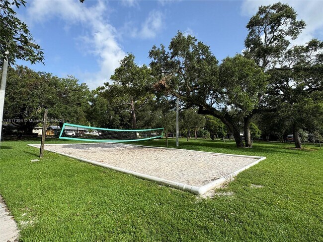 Building Photo - 1601 SW 12th Ct