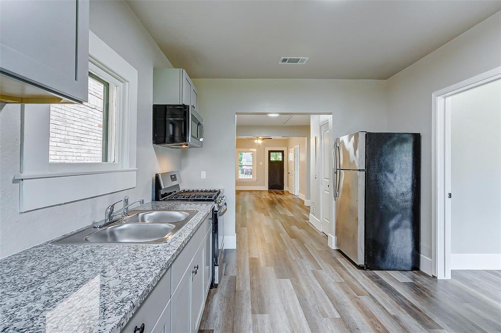 Building Photo - 406 Hahlo St