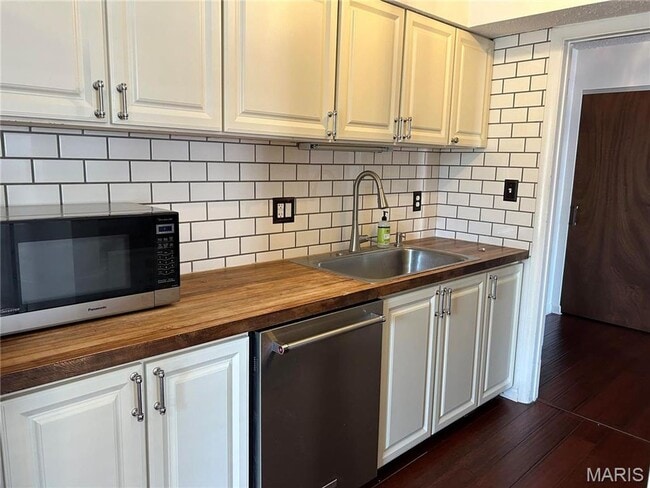 Building Photo - 14471 Bantry Ln