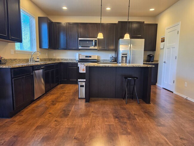 Building Photo - 21697 NW Monterey Loop