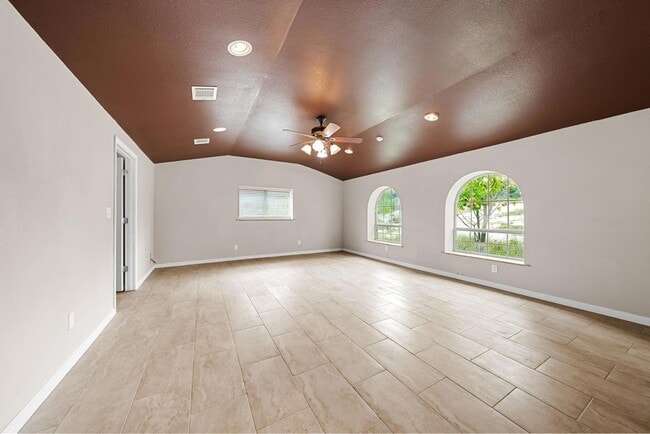 Building Photo - 24369 Bingham Creek Rd