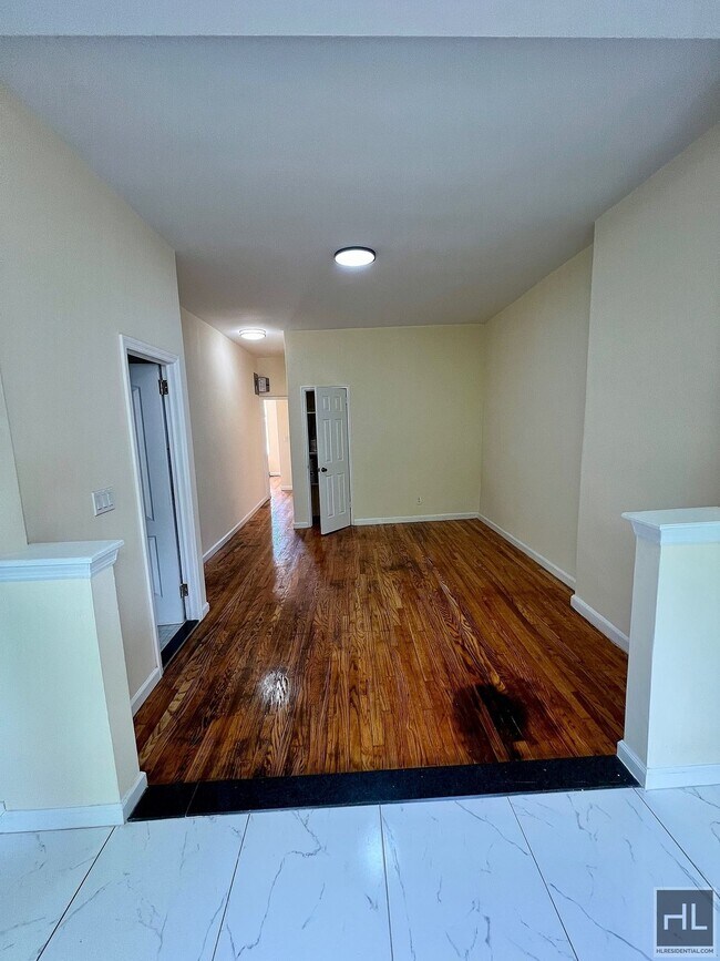 Building Photo - 2BR 1BA Original Layout Renovated 5th Ave Park Slope