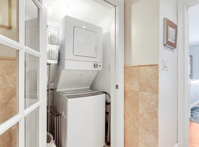 Building Photo - 166 Quincy Shore Dr