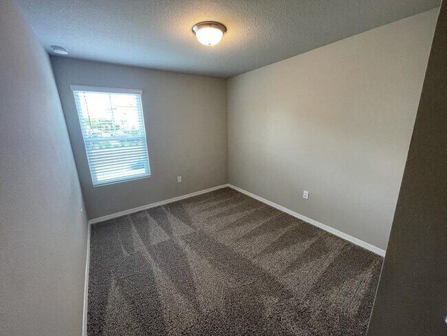 Building Photo - 513 Legacy Lp