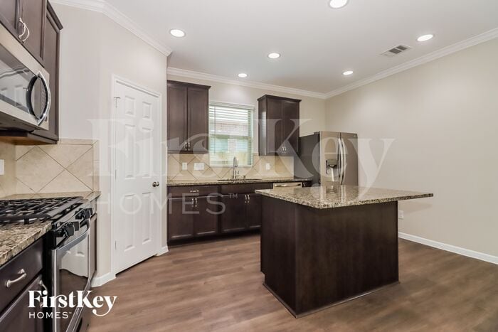 Building Photo - 2201 Windy Grove Dr