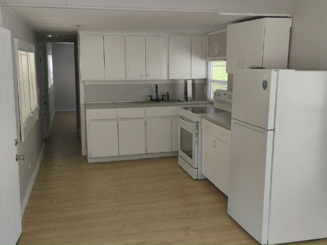 Building Photo - 925 Ponce De Leon Blvd