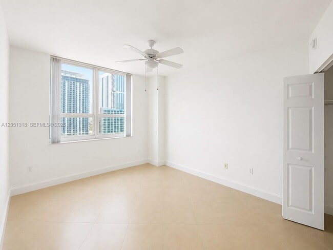 Building Photo - 2000 N Bayshore Dr