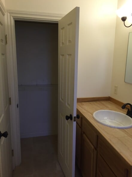 Building Photo - 3174 Lindsey Loop