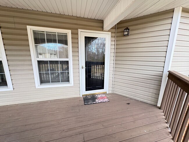 Building Photo - 2 Bedroom, 2 Bathroom Condo in High Point!