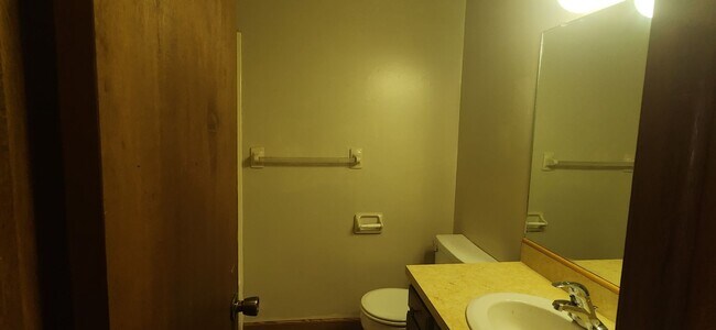 Building Photo - Miller Duplexes 15th