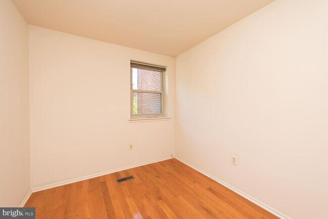 Building Photo - 215 N 23rd St
