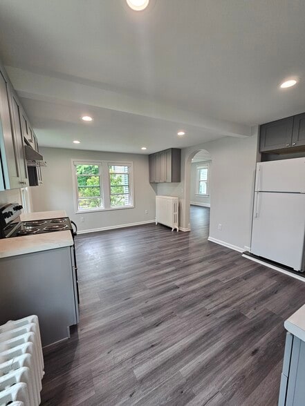 Kitchen - 919 Arcadian Ave
