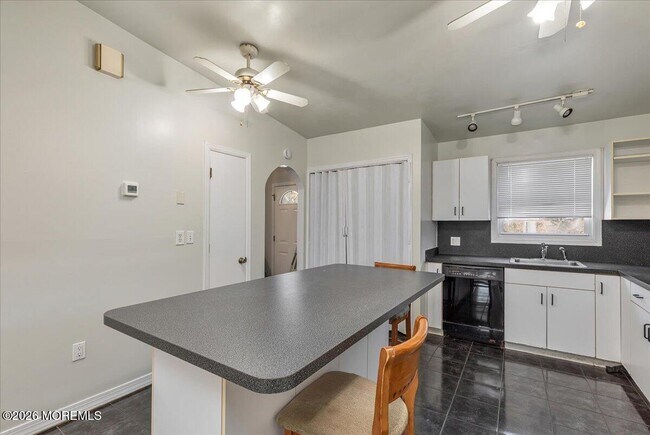 Building Photo - 301 Norwood Ave