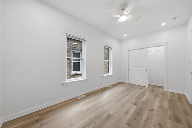 Building Photo - 1109 N Kedvale Ave