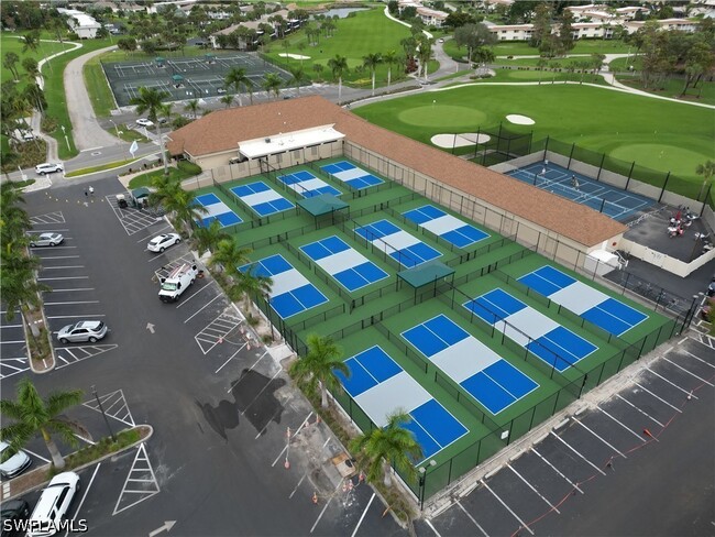 Building Photo - 256 Palm Dr