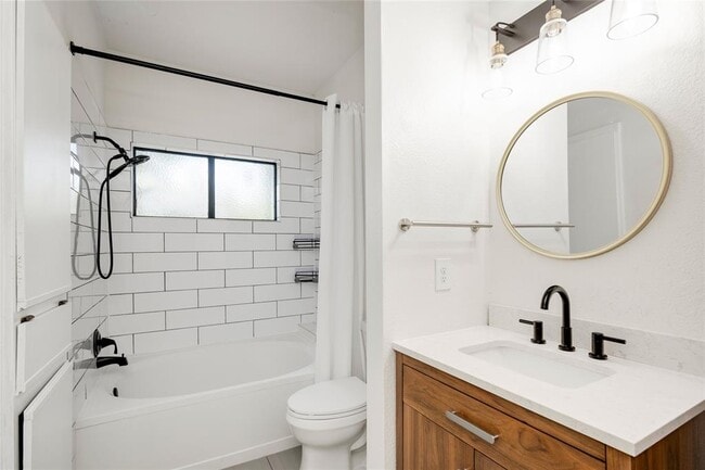 Building Photo - 6000 Shepherd Mountain Cove