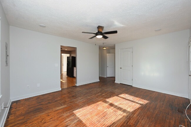 Building Photo - Updated 2BR/2BA Home | Rare Second Bath, Efficient Layout