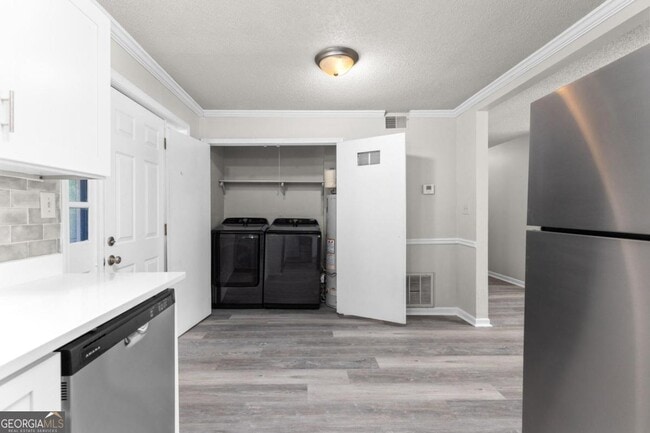 Building Photo - 121 Mark Twain Cir