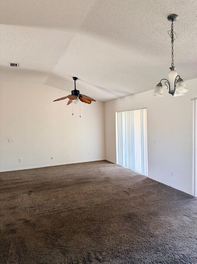 Building Photo - 3 Bedrooms, 2 Bathrooms, 2 Car Garage Home For Rent.