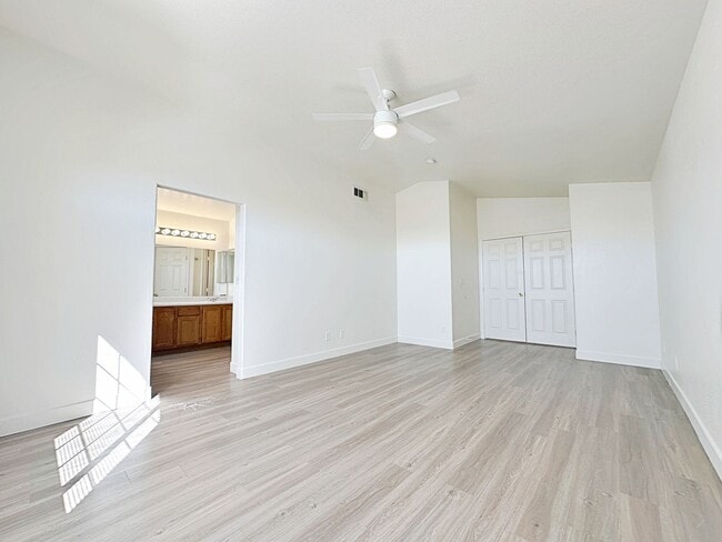 Building Photo - 4 BEDROOM WITH LOFT IN CUL DE SAC IN LONE MOUNTAIN