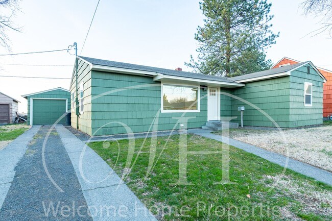 Building Photo - Newly Remodeled Single Family Home