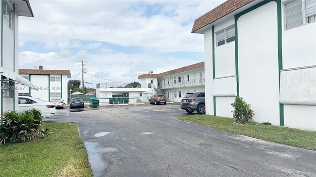 Building Photo - 2225 Polk St