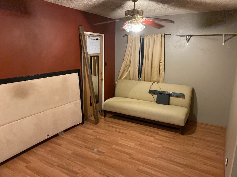 Building Photo - 14423 Mansel Ave