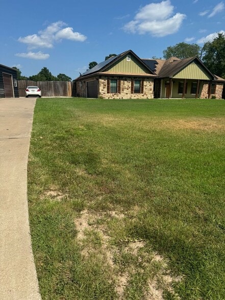 Building Photo - 885 Box Car Rd