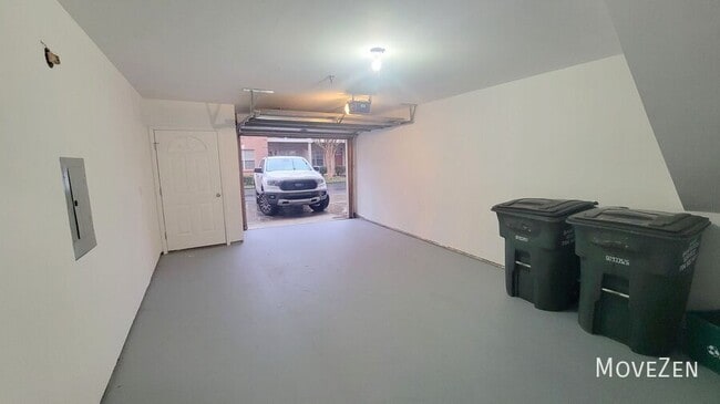 Building Photo - 6525 Quarterbridge Ln