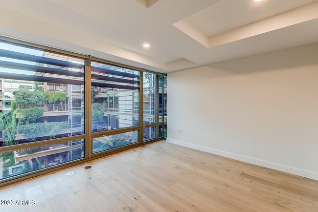 Building Photo - 7121 E Rancho Vista Dr