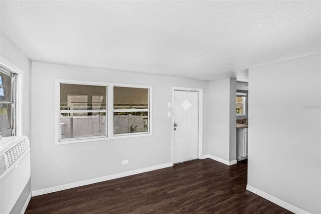 Building Photo - 2854 Lake Alfred Rd