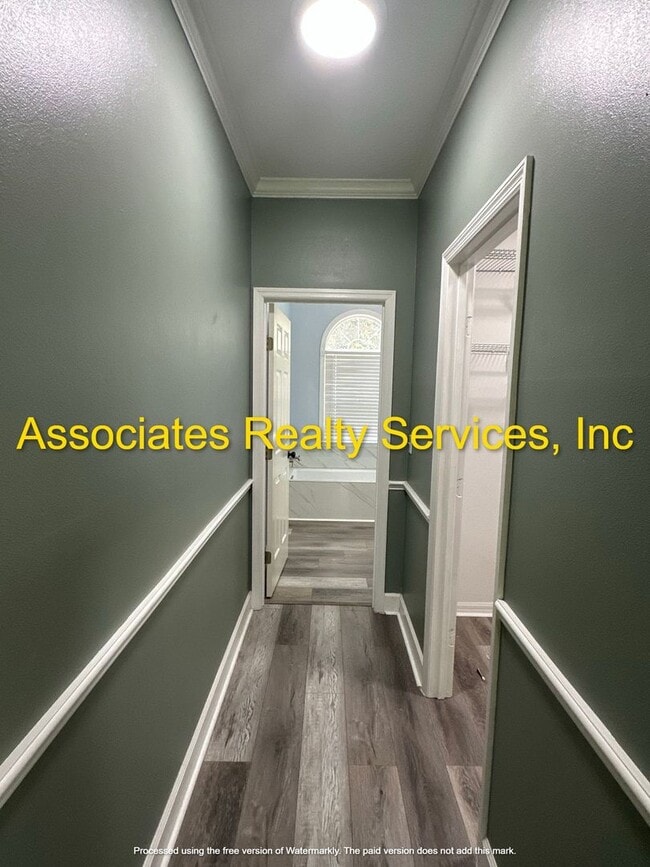 Building Photo - Beautiful Family home in Mentone!